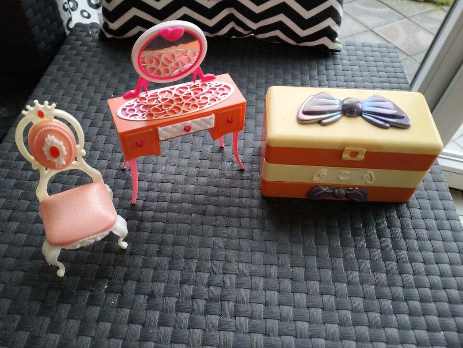 Set mobilier păpuși Barbie