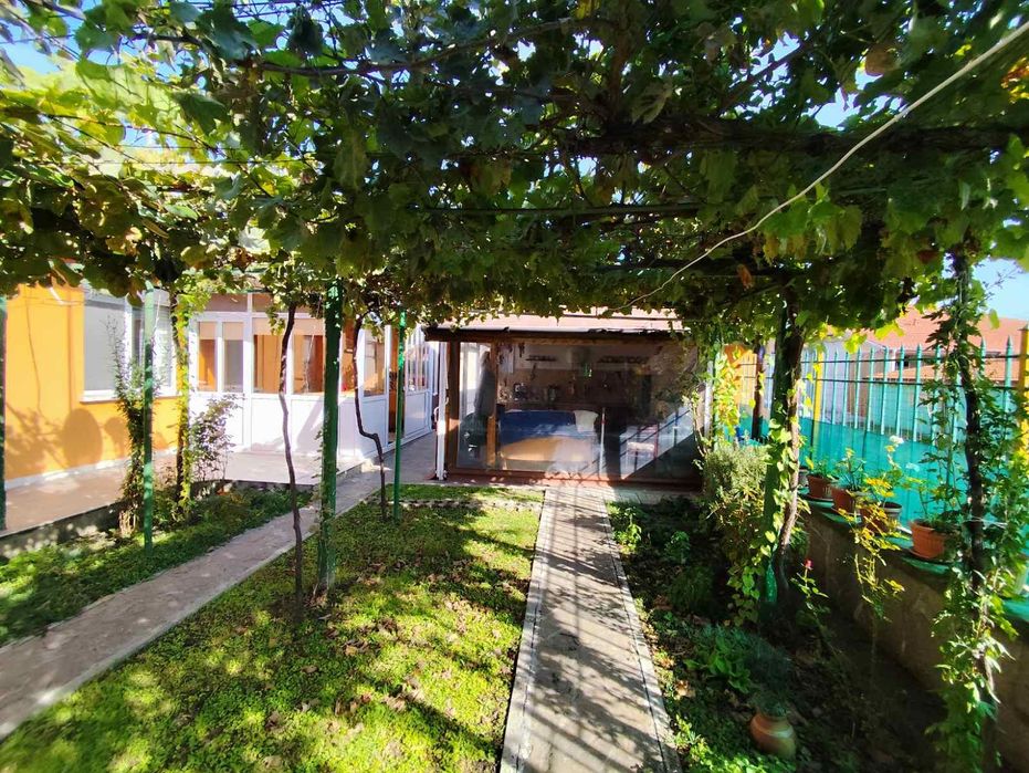 Продава се Къща в Бургас, Долно Езерово - 255 кв.м за 765 €/кв.м - Снимка #1