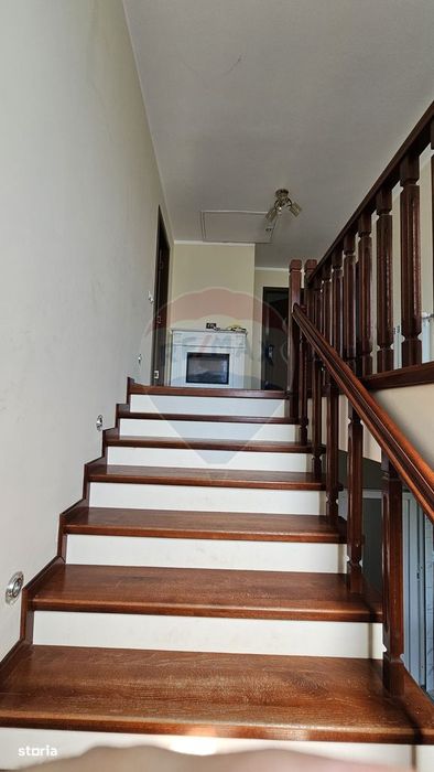 Casă / Vilă cu 6 camere de vânzare in Hânțești, Suceava