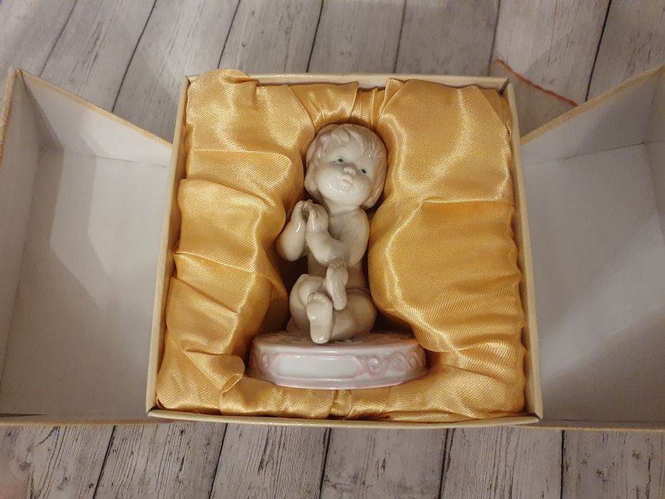 Статуэтки Empire