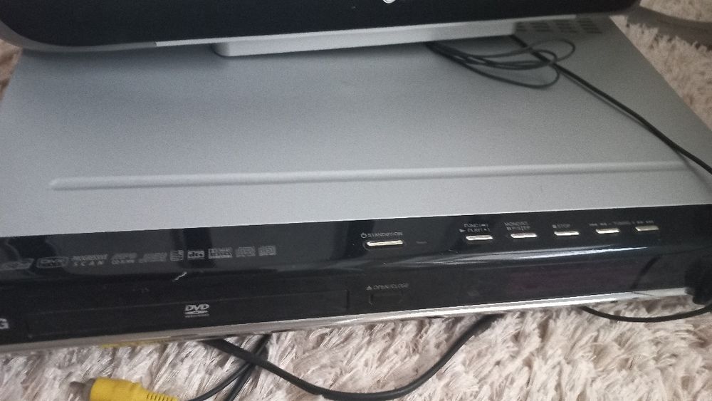 Продам колонки ,сабуфер  видеомагнетофон