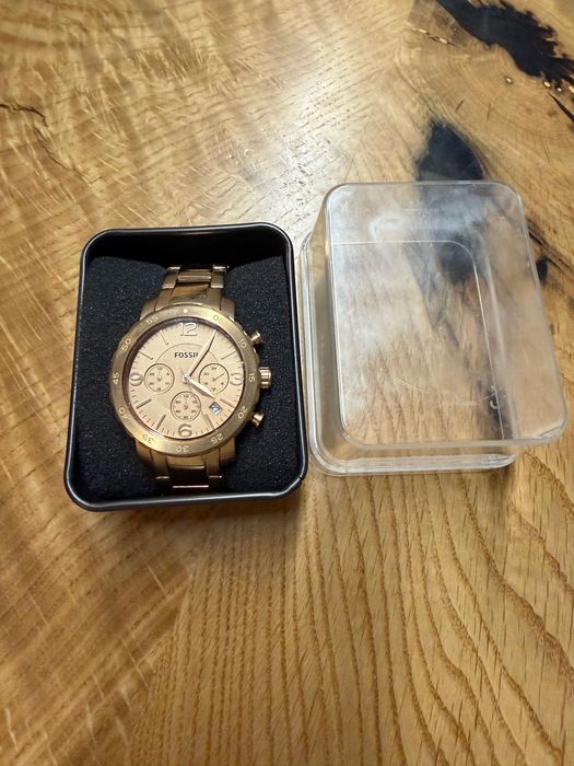 Ceas Fossil original, femei, cu cadran auriu