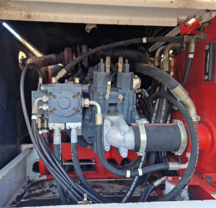 excavator pe roti O&K MH5