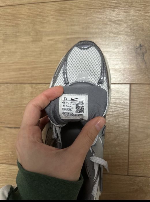 Кроссовки Nike W V2K RUN серебристый