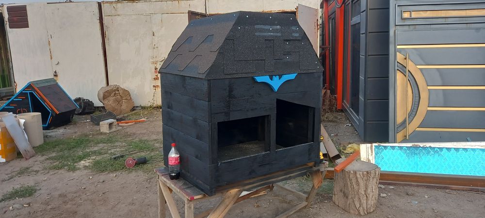 Будка собачья BATMAN для больших собак