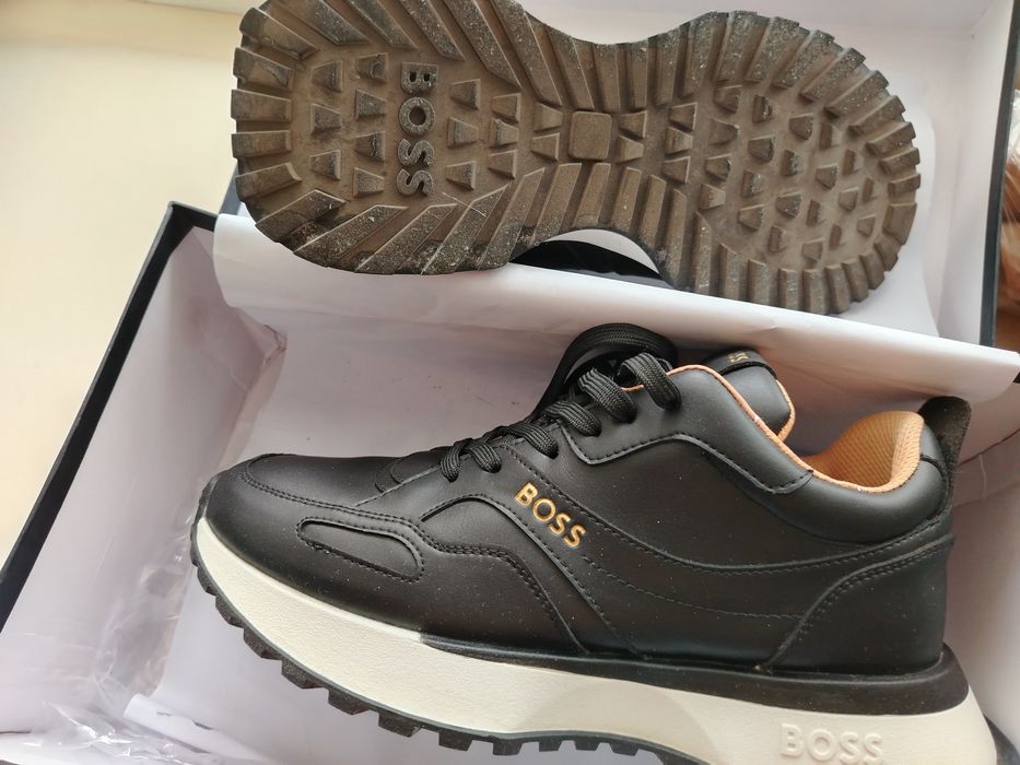 Продам кроссовки BOSS  черн кожа 41 р