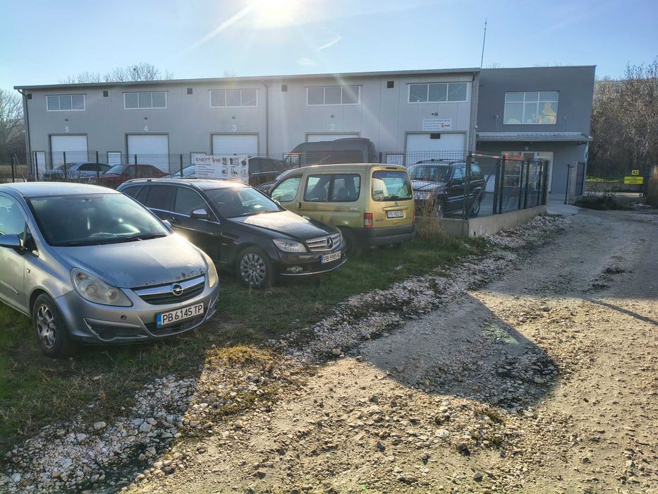 Давам под наем помещение за автосервиз или склад