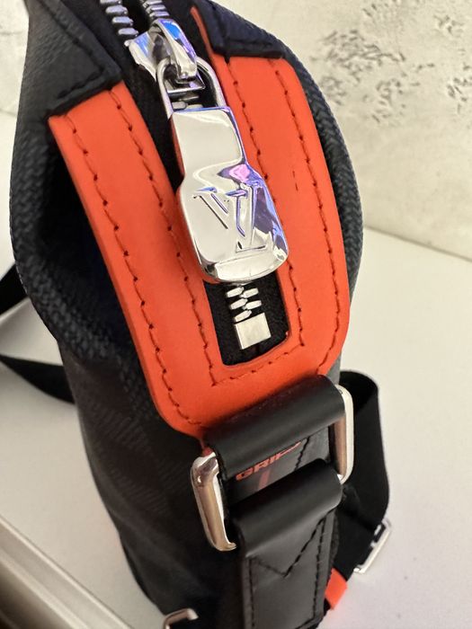 Чанта Louis Vuitton Discovery Limited edition