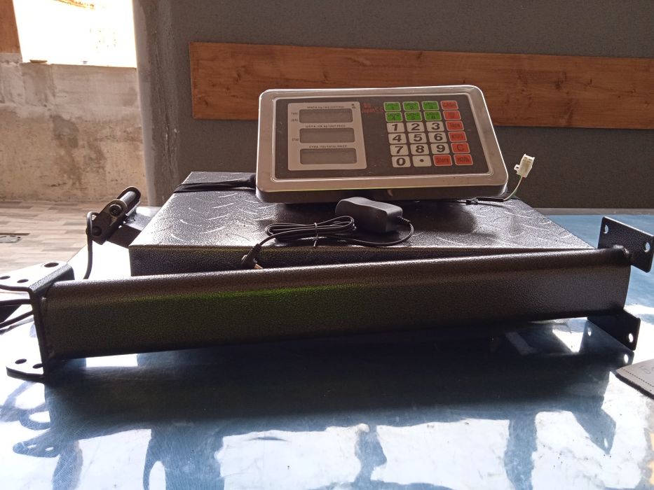 Електронен платформен кантар до 100 килограма