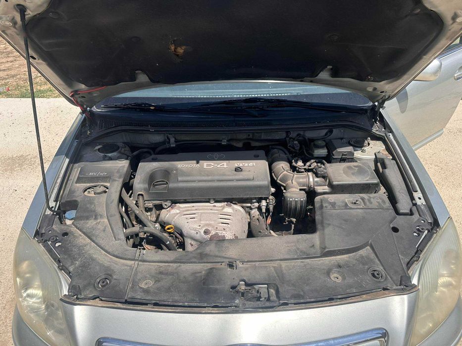 НА ЧАСТИ Toyota Avensis 2.0Vvt-i 147к.с ръчка 2005г