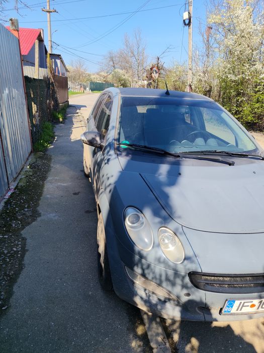 Vând Smart 4 uși 2005