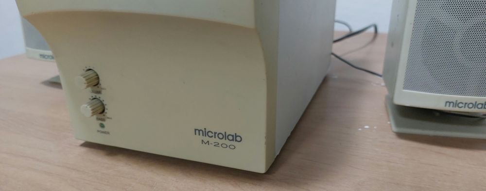Колонки Microlab M-200 (система 2.1)