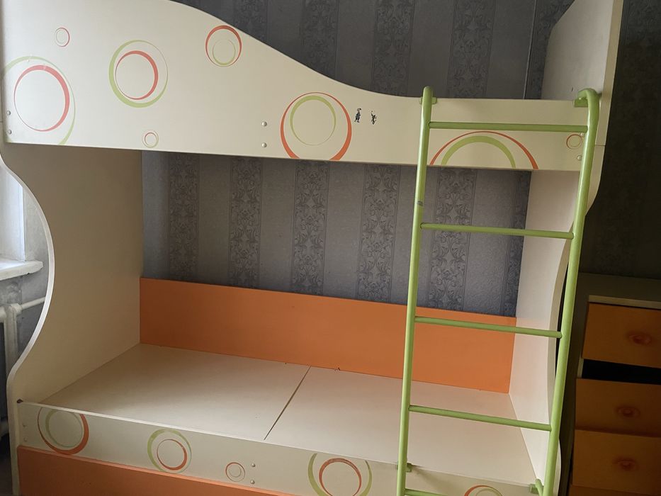 Детский гарнитур в хорошем состоянии!