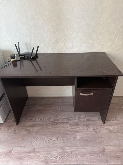 Стол компьютерный