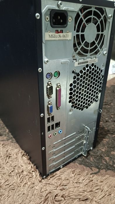 Продаются старый компьютер только самому кейс