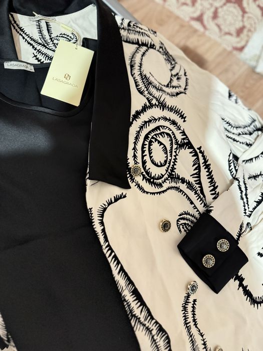 Продаю костюм тройку