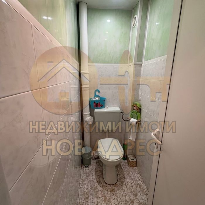 Продава се Четиристаен апартамент в Търговище, Център - 105 кв.м за 1477 €/кв.м - Снимка #11