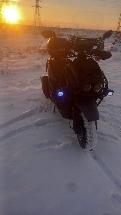 Moto skuter yamaha zuma tank