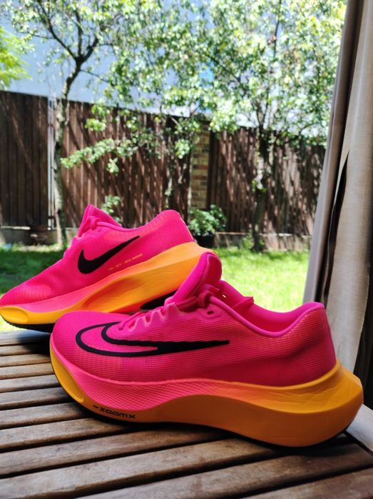 Nike Zoom Fly 5 mărimea 44 nou cu cutie