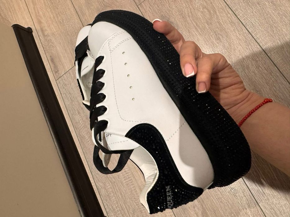 Alexander McQueen нови маратонки