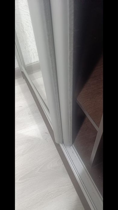 Продается шкаф -купе б/у в отличном состоянии