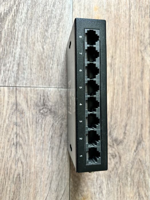 D-Link Коммутатор DGS-1008D