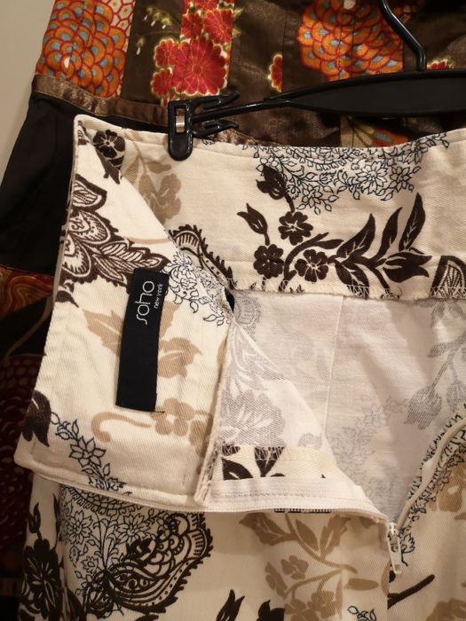 Vând 2 fuste mărimea M