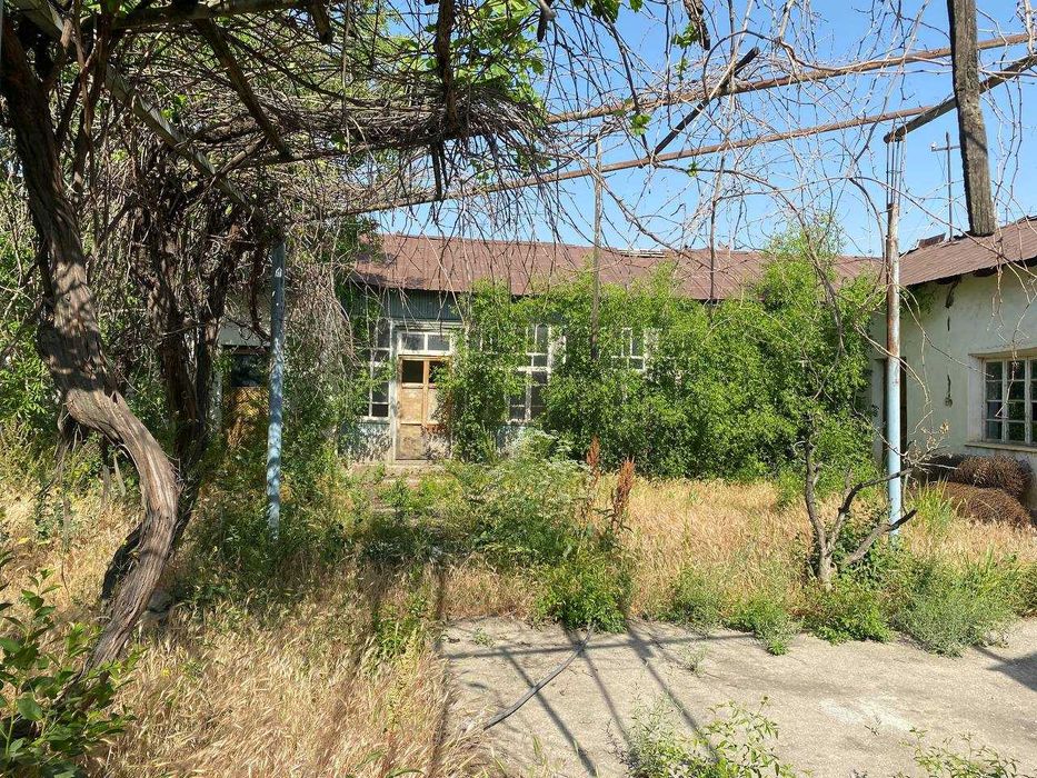 Продается земля с недвижимостью