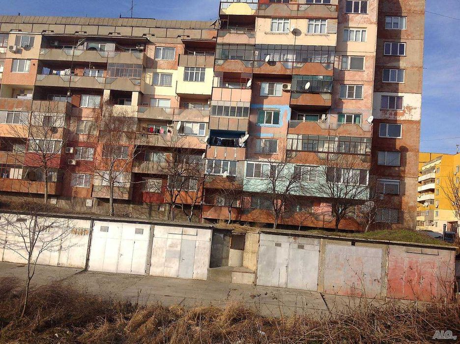 Продава ПАРЦЕЛ 2050 кв.м. за средно строителство, Русе, Чародейка - Юг