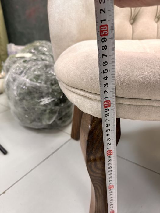 Диван в бежевом цвете