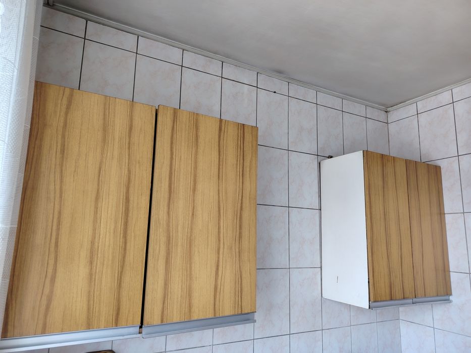 Шкаф навесной кухонный