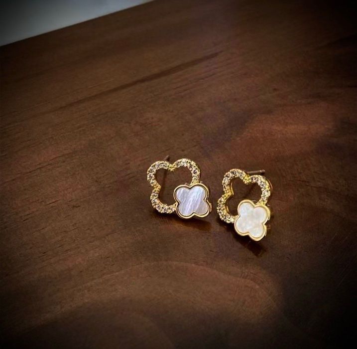 Обеци в стила на Van Cleef. Ван клиф