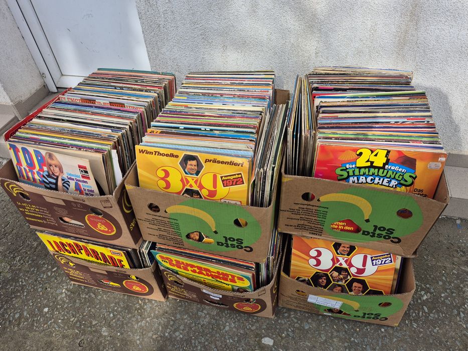 Vand Lot 150lp Discuri Vinil cu muzică usoara mixta 

Artiști:

- Fra