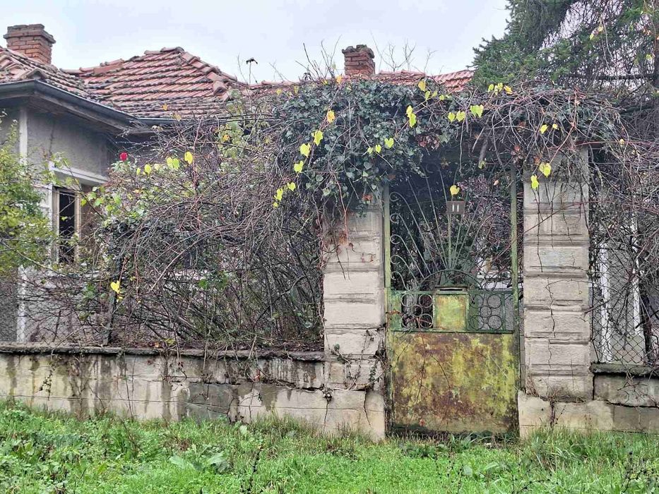 Продавам имот в село Цонево