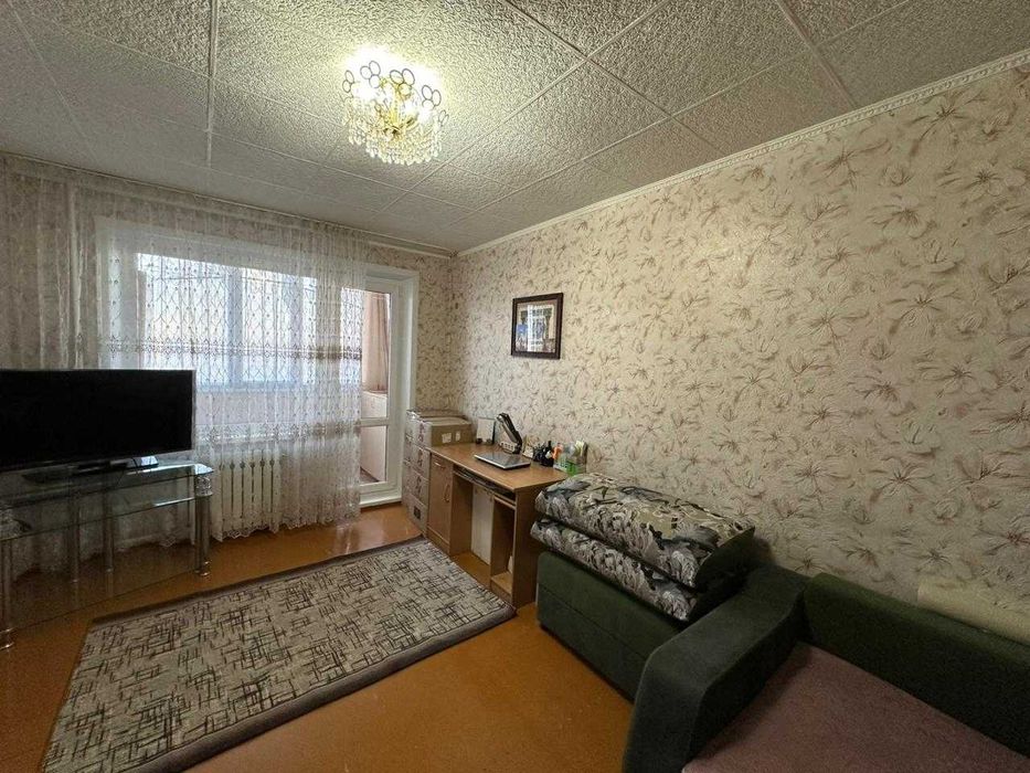 Продам 2-х комнатную квартиру в 8 микрорайоне