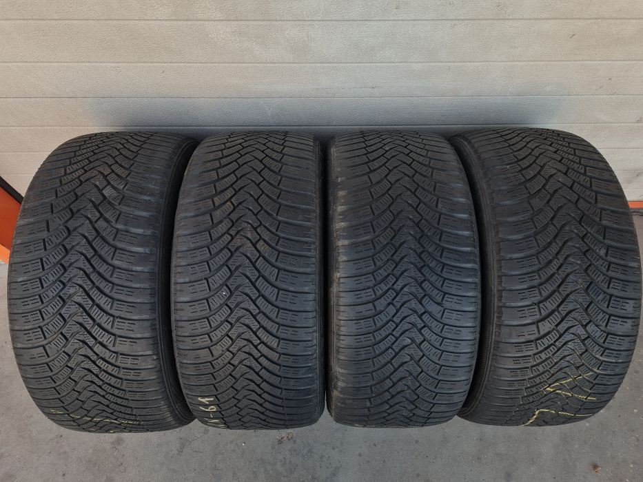 Зимни гуми 4 броя FALKEN EuroWinter HS01 255 40 R18
