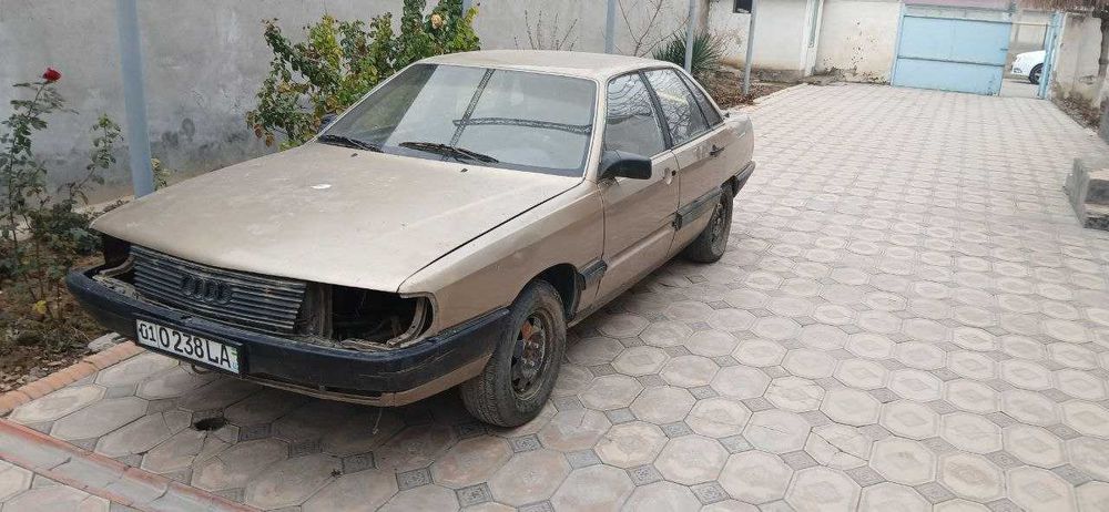 Продам audi 100 на запчасти