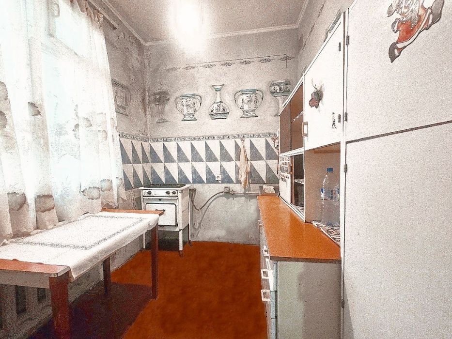 Продаётся квартира на Чиланзаре 19 кв., 2/4/4, не торец, ор. заправка