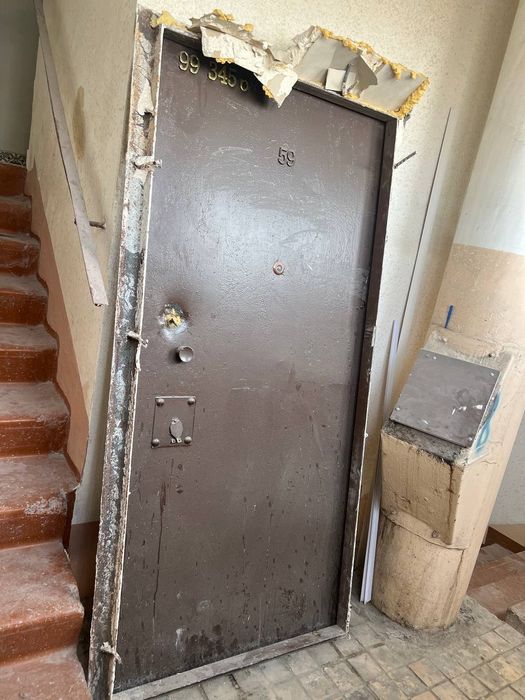 Темир эшик сотилади