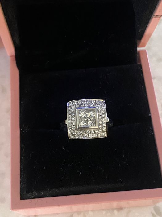 Золотое кольцо с бриллиантами