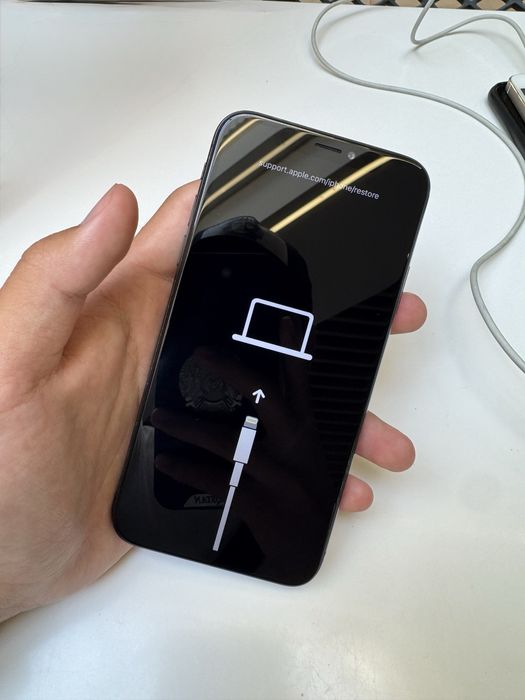 iPhone X 256 ГБ под восстановление