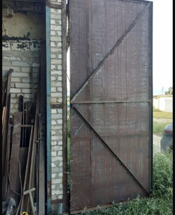 Продам большой гараж