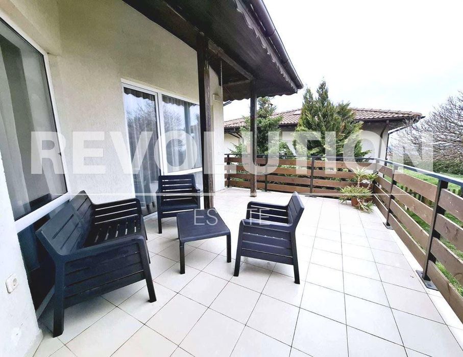 Дава се под наем Къща в к.к. Златни пясъци - 138 кв.м за 847.62 € - Снимка #5