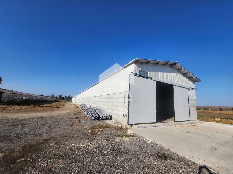 СКЛАД Под наем, с. Червена вода