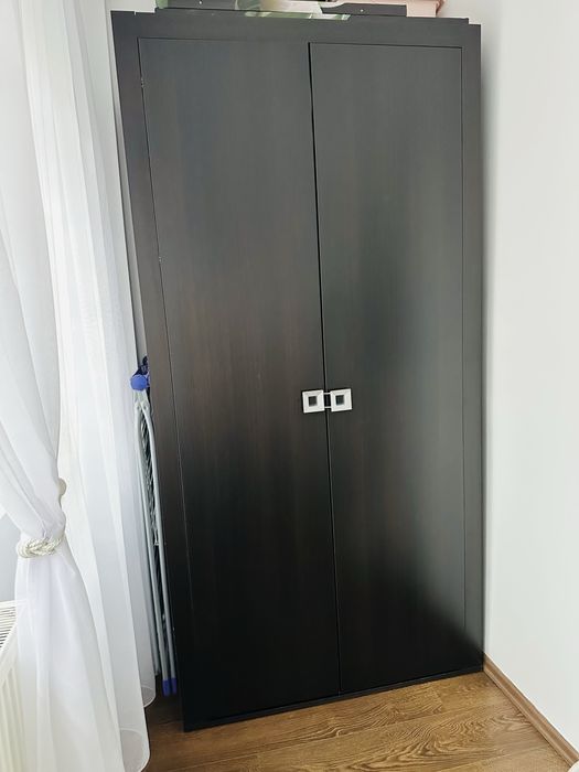 Dulap cu bara si rafturi