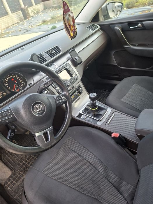 VOLKSWAGEN Passat 2011 — imagine 4