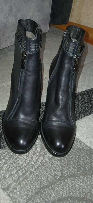 Продам женскую обувь