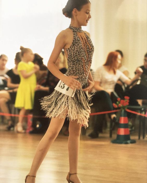 Продам спортивно-бальные платья