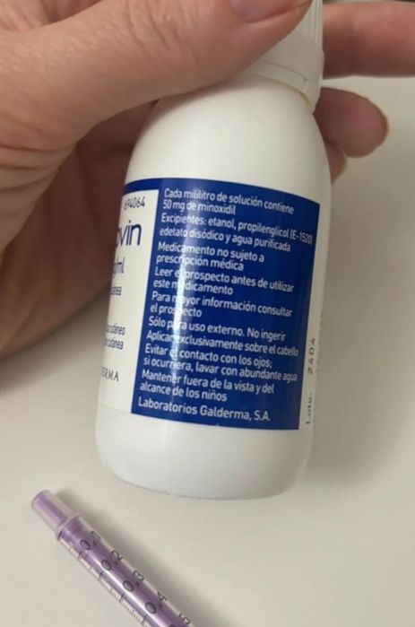 Tratament impotriva caderii parului Minoxidil 5% 60 ml