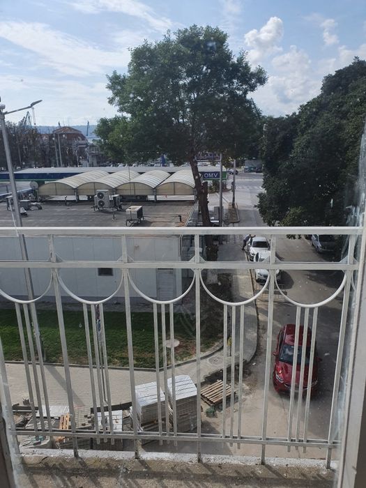 Офиси до ЖП гара